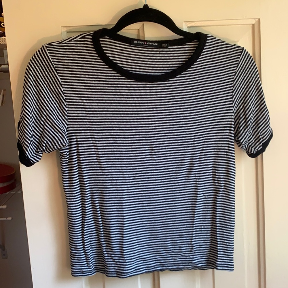 brandy 💫 melville crop t shirt